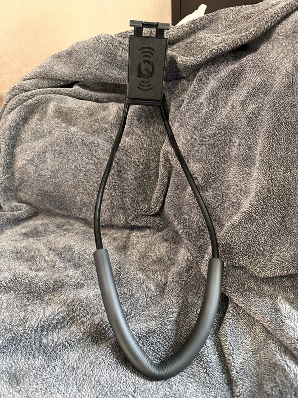 Flexible Neck Clip Phone Holder Black Universal Adjustable Angle Mount